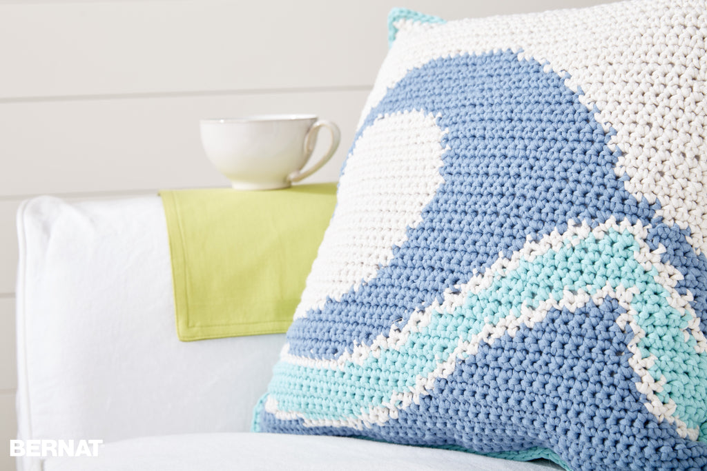 CROCHET PATTERN - Bernat Maker Home Dec - Catch A Wave Pillow