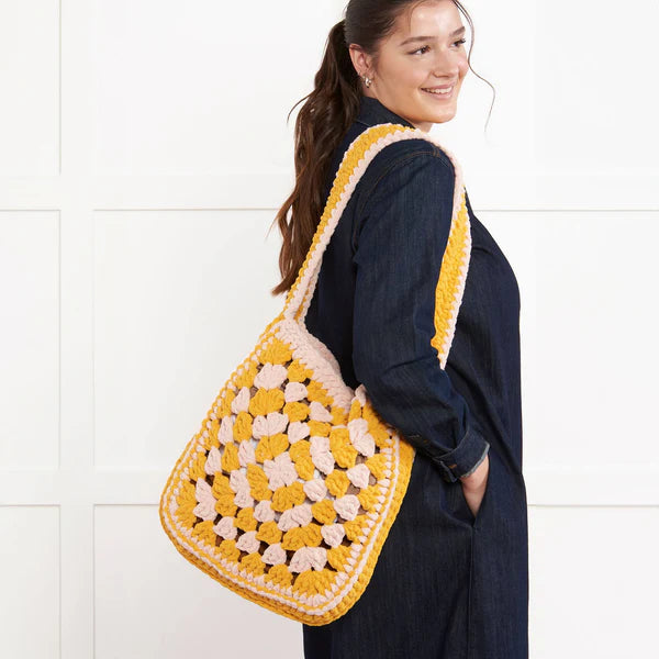 CROCHET PATTERN DOWNLOAD - FREE BERNAT CROCHET BIG GRANNY TOTE PATTERN