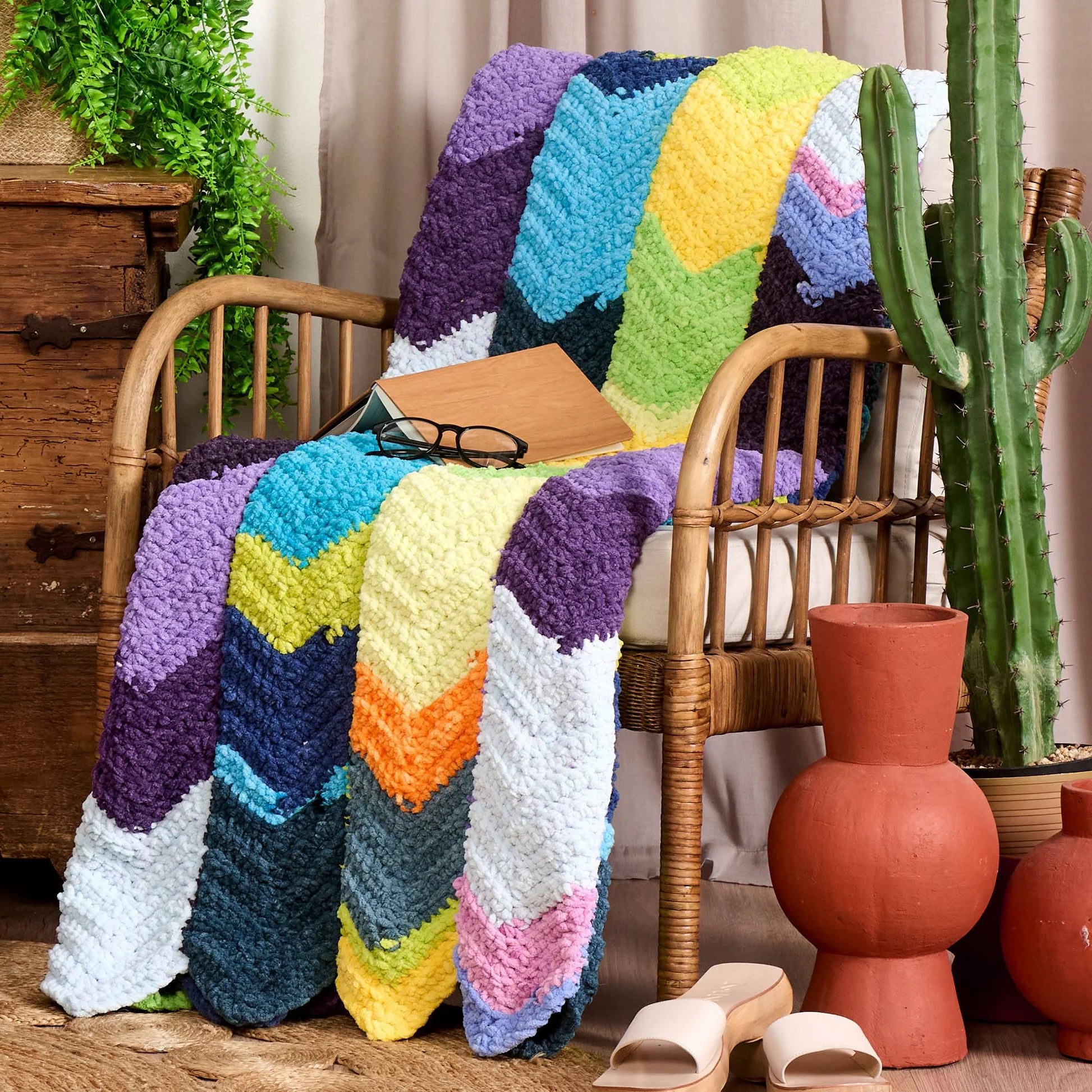 CROCHET PATTERN DOWNLOAD - Free Bernat Blanket Patchwork Crochet Chevron Panels Blanket Pattern