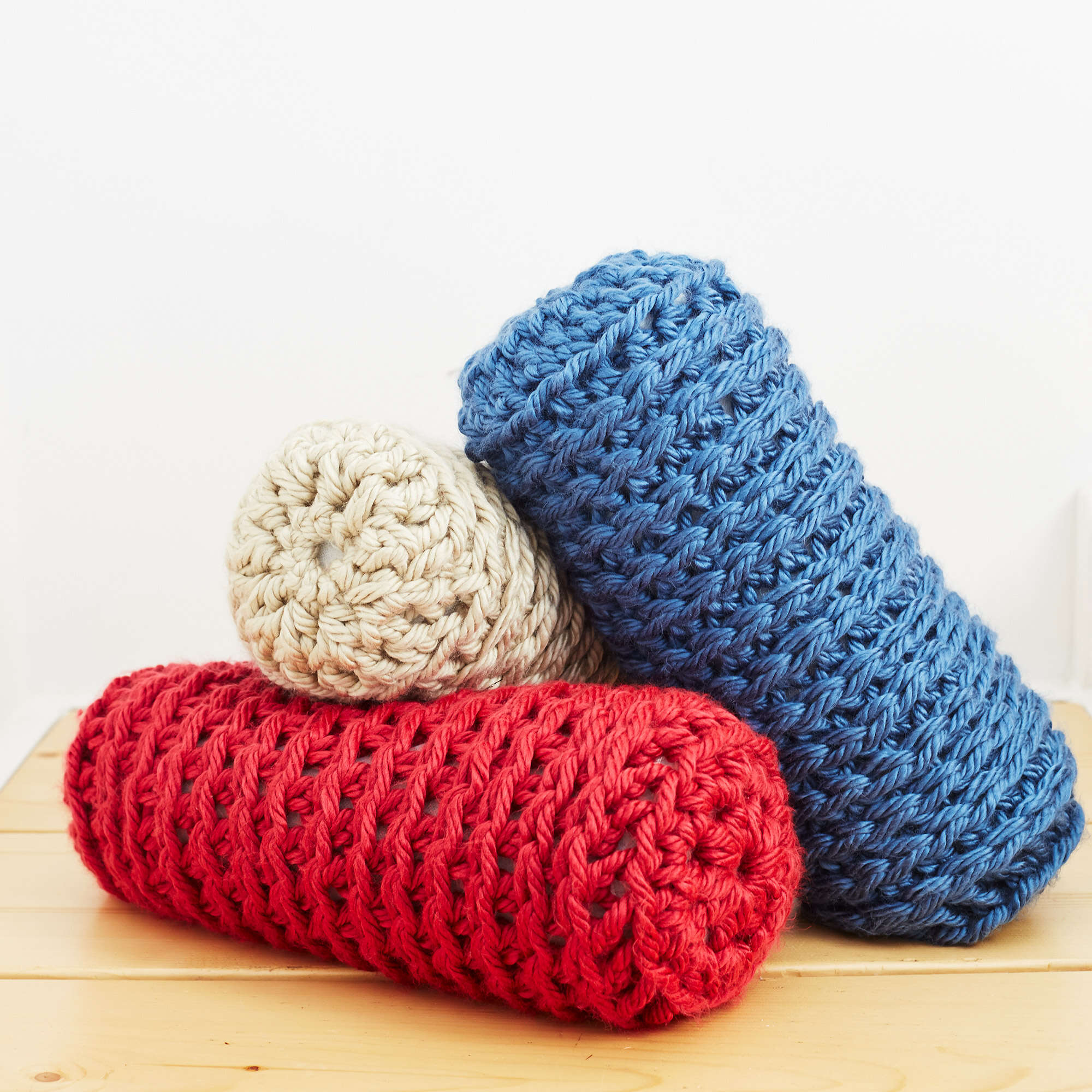 Bernat Bulky Bolster Pillow (Digital Download)