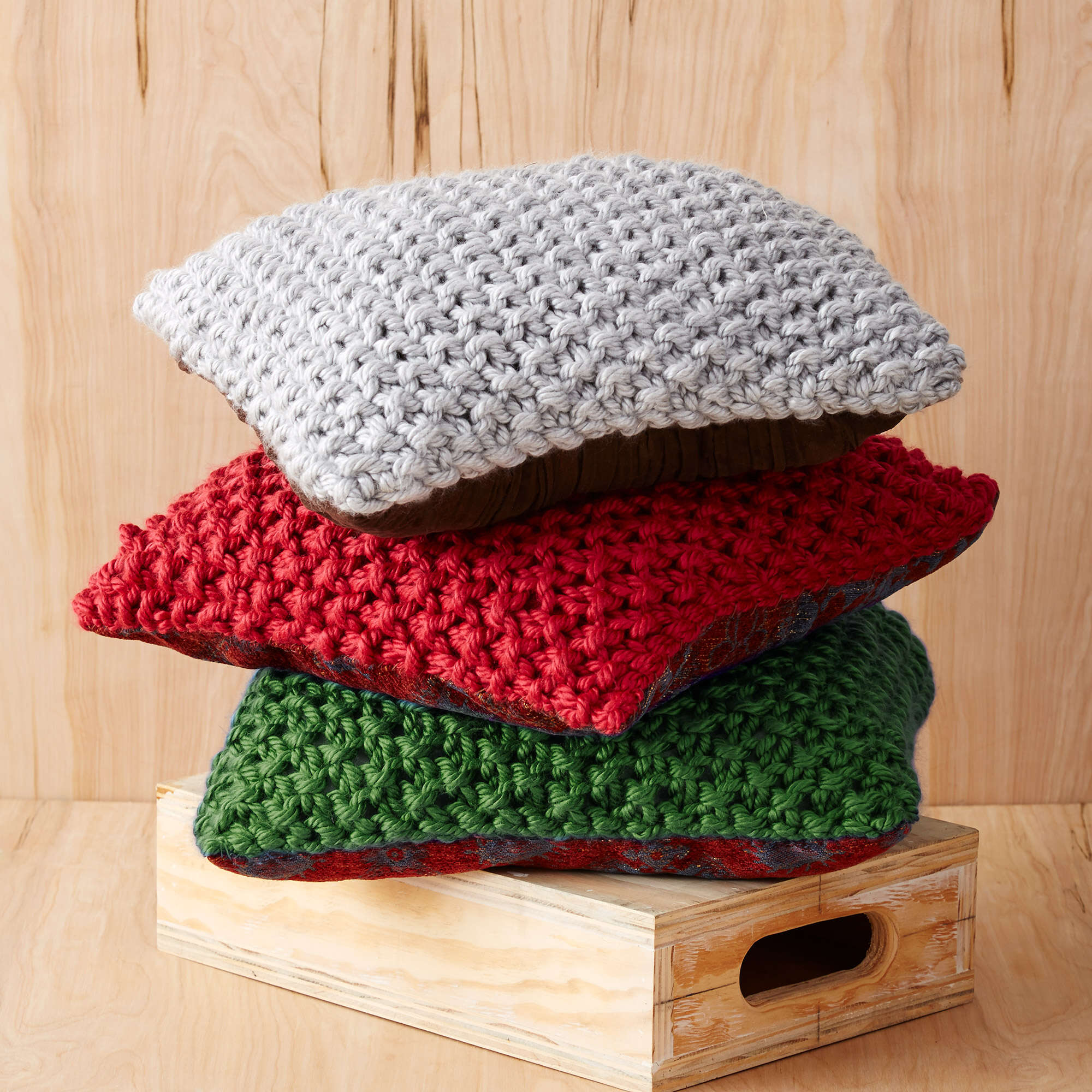 Bernat Perfect Christmas Pillows (Digital Download)