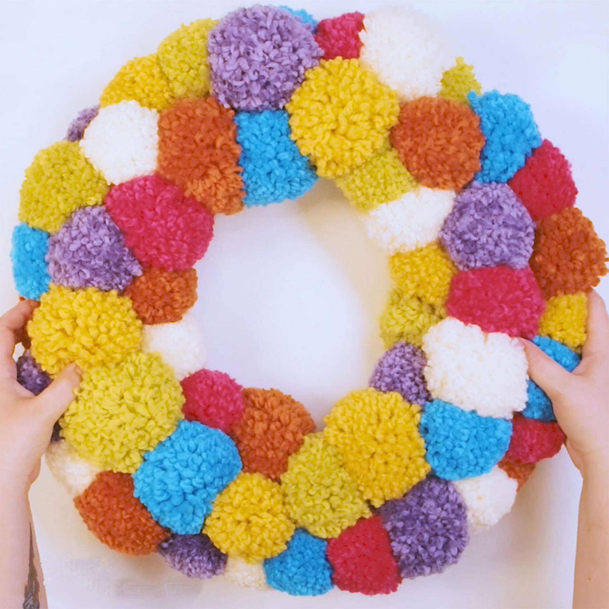 Bernat Craft Pompom Party Wreath (Digital Download)