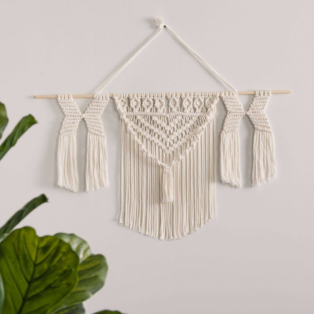 Bernat X Marks the Spot Macrame Wall Hanging (Digital Download)