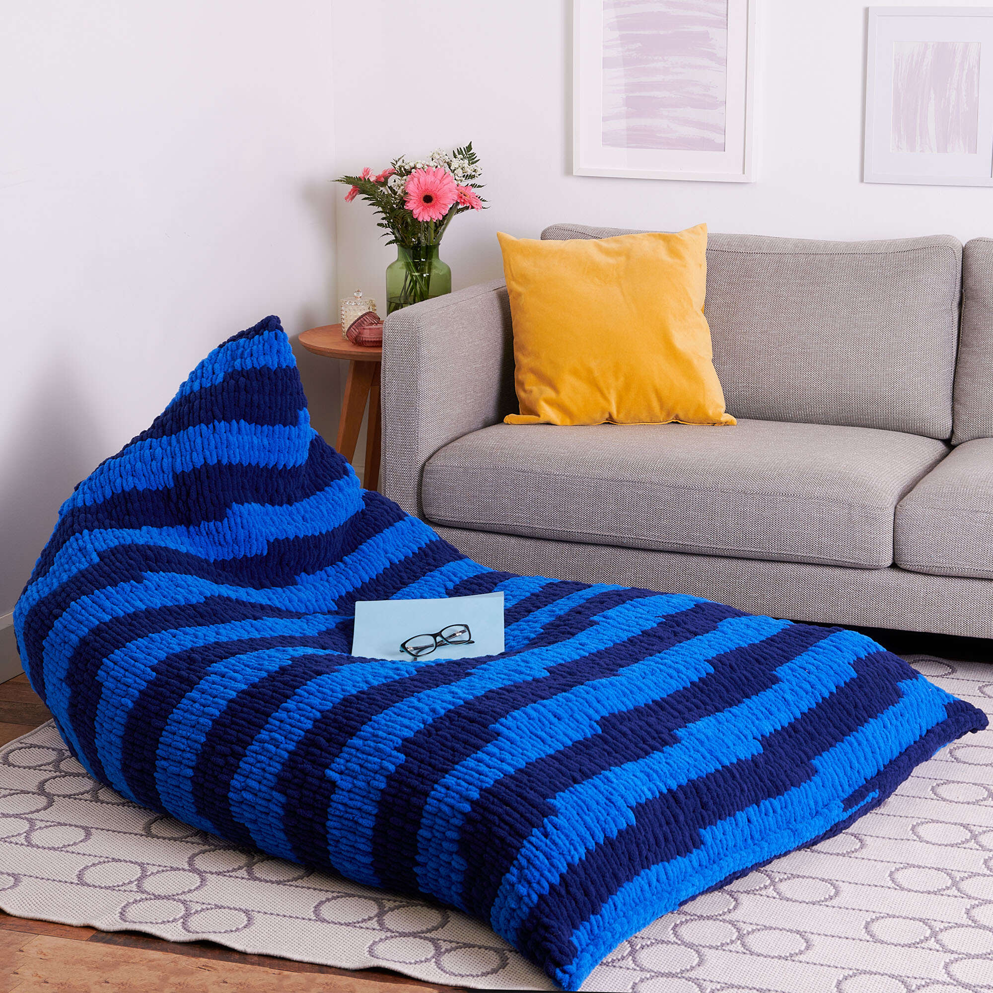 Bernat Craft EZ Lounger Pillow (Digital Download)