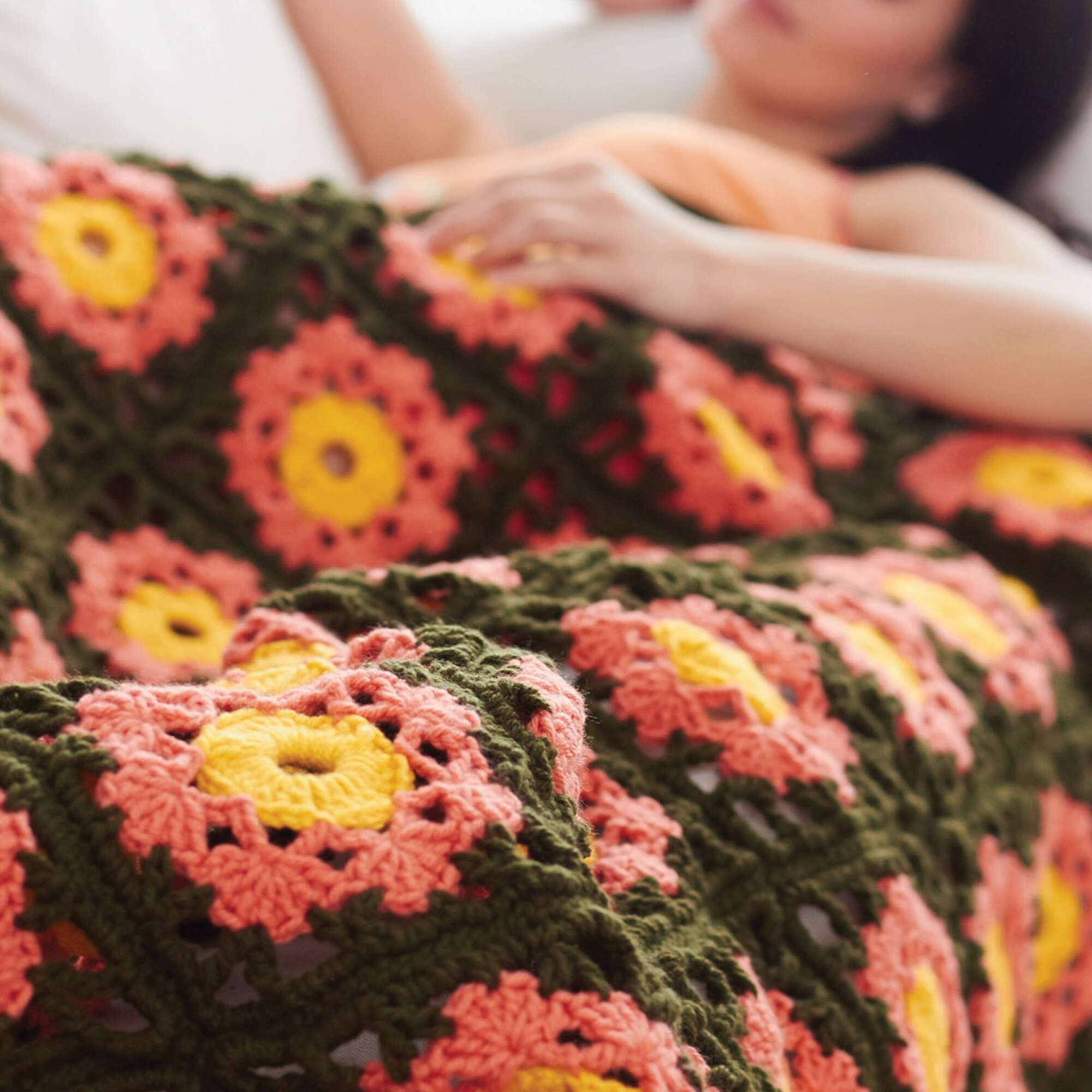 Caron Garden Flowers Throw (Digital Download)