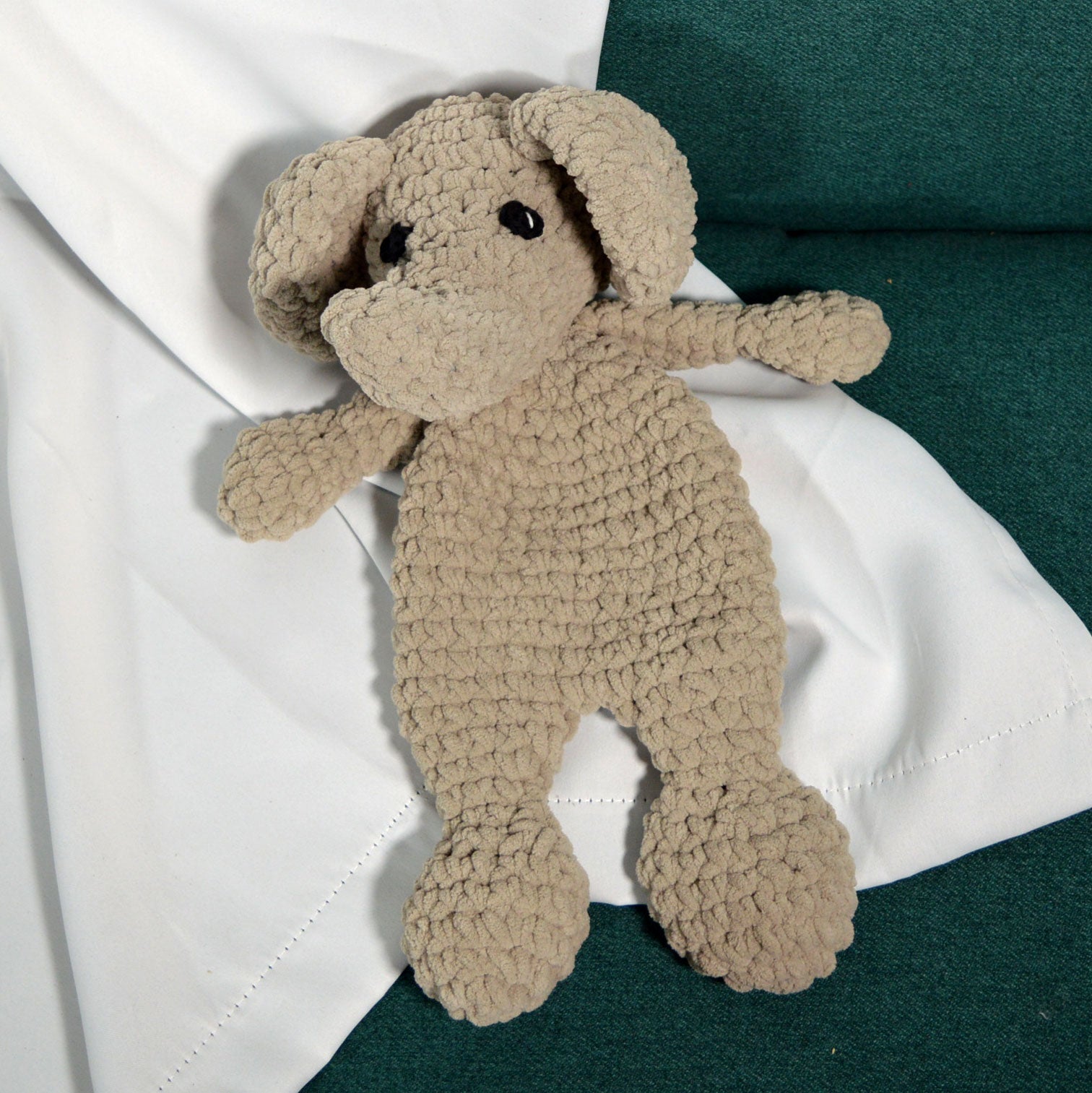 Stan Can - Snuggle Buddies - Eric Elephant | Amigurumi Crochet Kit