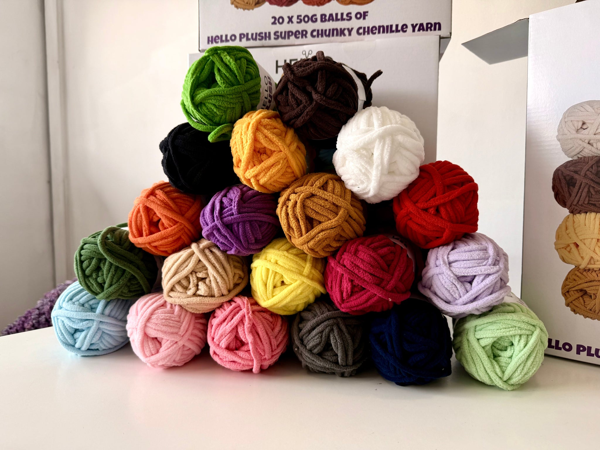 2 BOX BUNDLE Hello Plush Box of 20 x 50g Balls