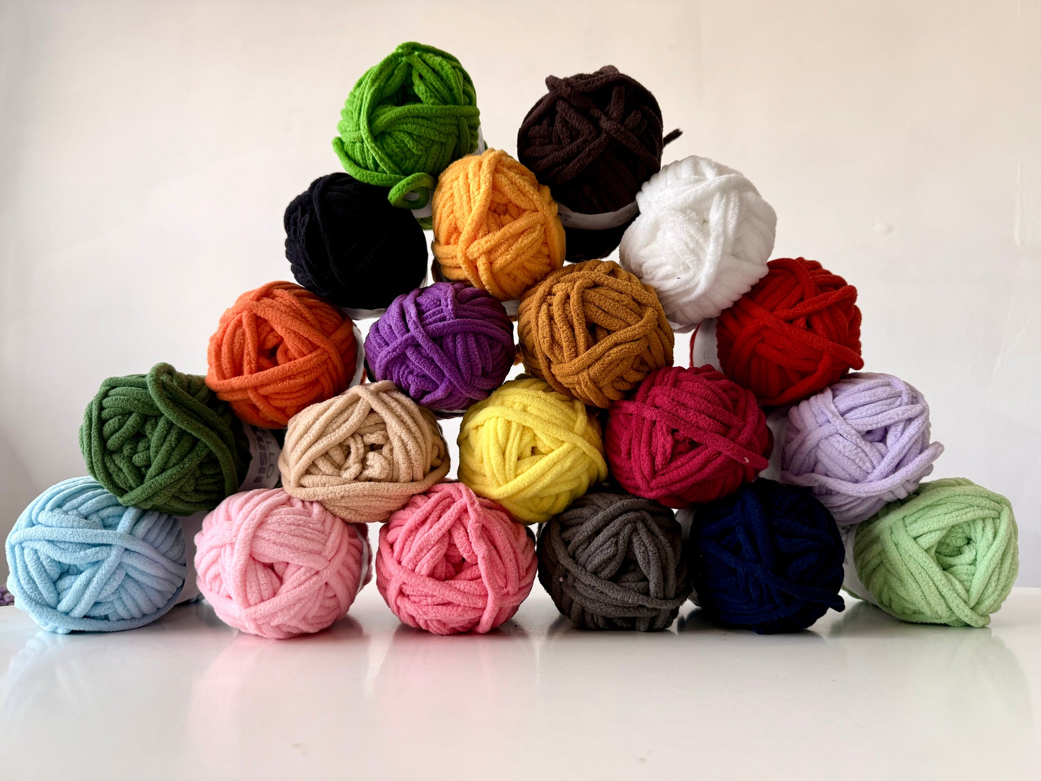 2 BOX BUNDLE Hello Plush Box of 20 x 50g Balls