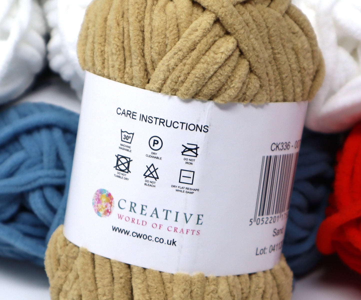 Hello Love 60 x 50g Balls -  6 colours 10 of each crochet/knitting yarn 3kg