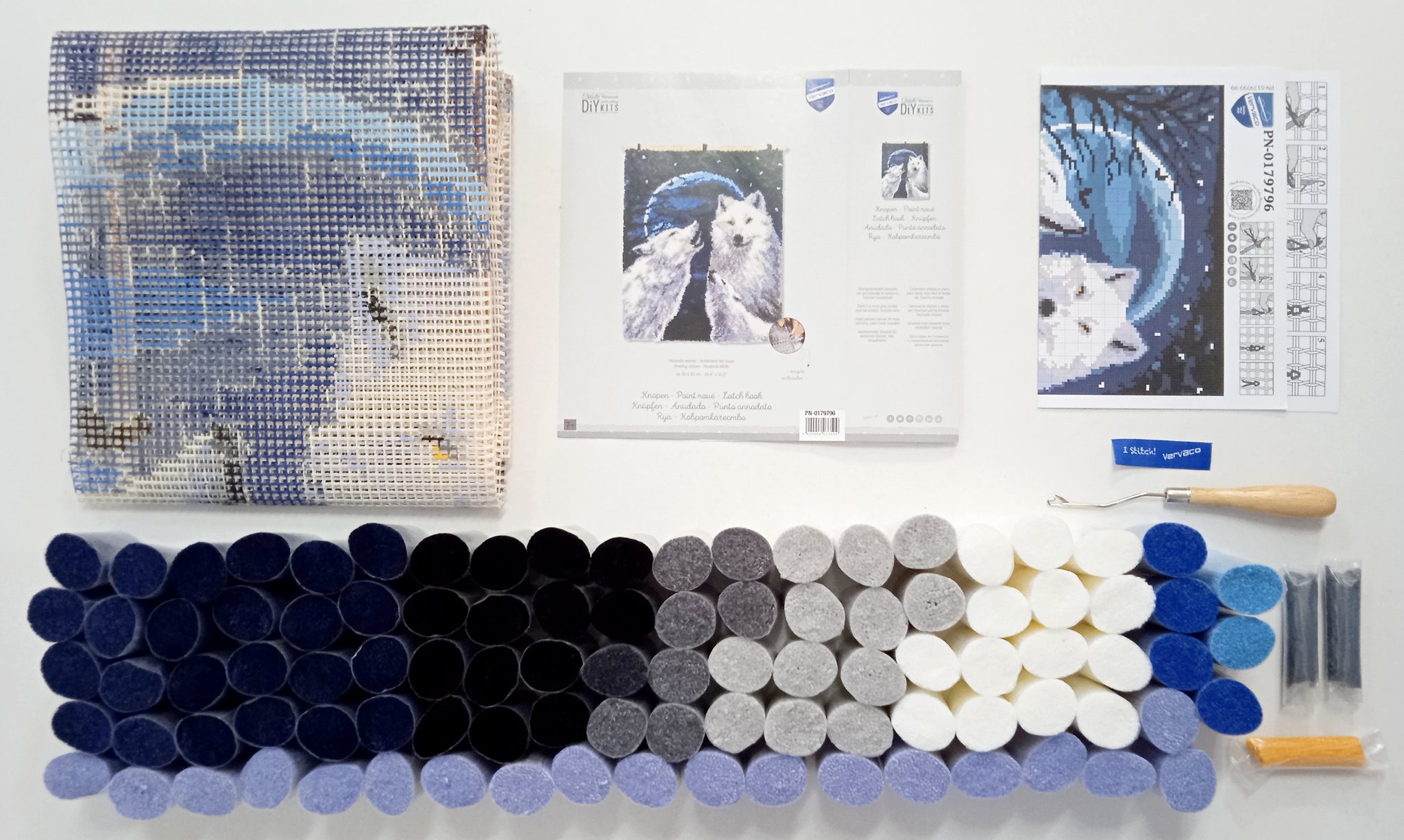 Latch Hook Kit: Rug: Howling Wolves