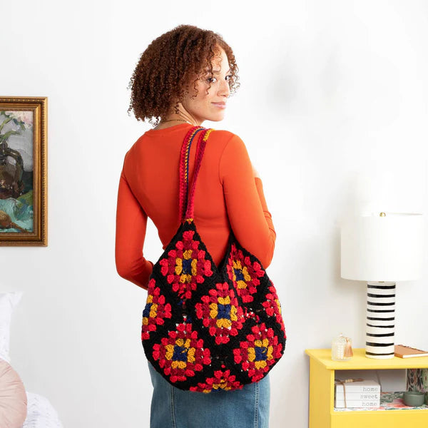 CROCHET PATTERN DOWNLOAD - FREE RED HEART IN THE BAG GRANNY CROCHET TOTE PATTERN