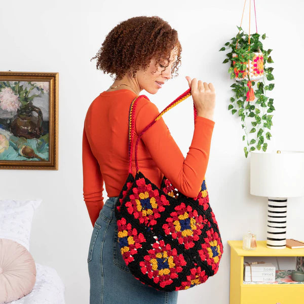 CROCHET PATTERN DOWNLOAD - FREE RED HEART IN THE BAG GRANNY CROCHET TOTE PATTERN