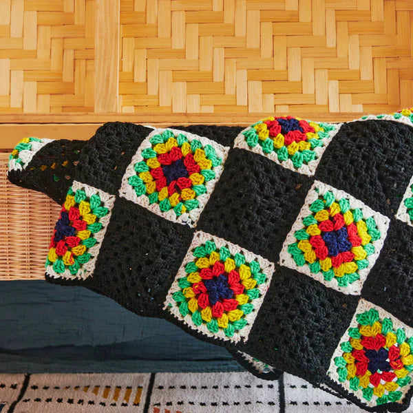 CROCHET PATTERN DOWNLOAD - FREE RED HEART CHECKERED GRANNY SQUARE CROCHET BLANKET PATTERN