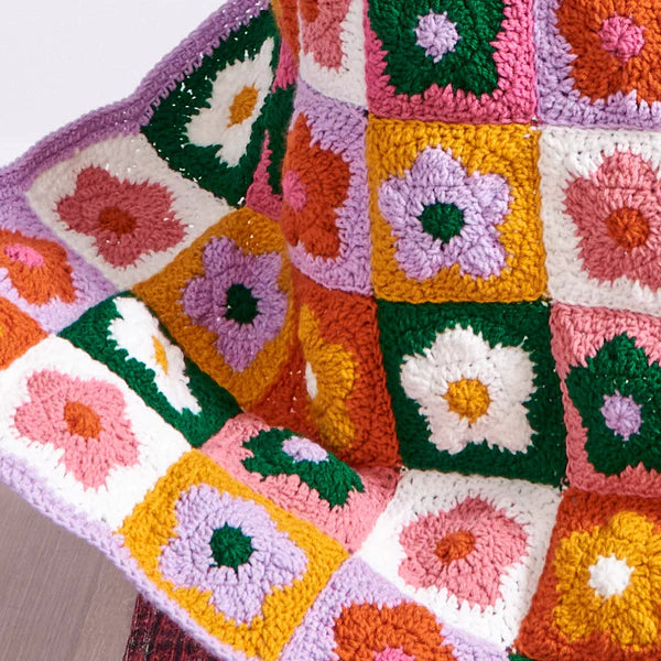CROCHET PATTERN DOWNLOAD - FREE RED HEART FIELD OF DAISIES CROCHET BLANKET PATTERN