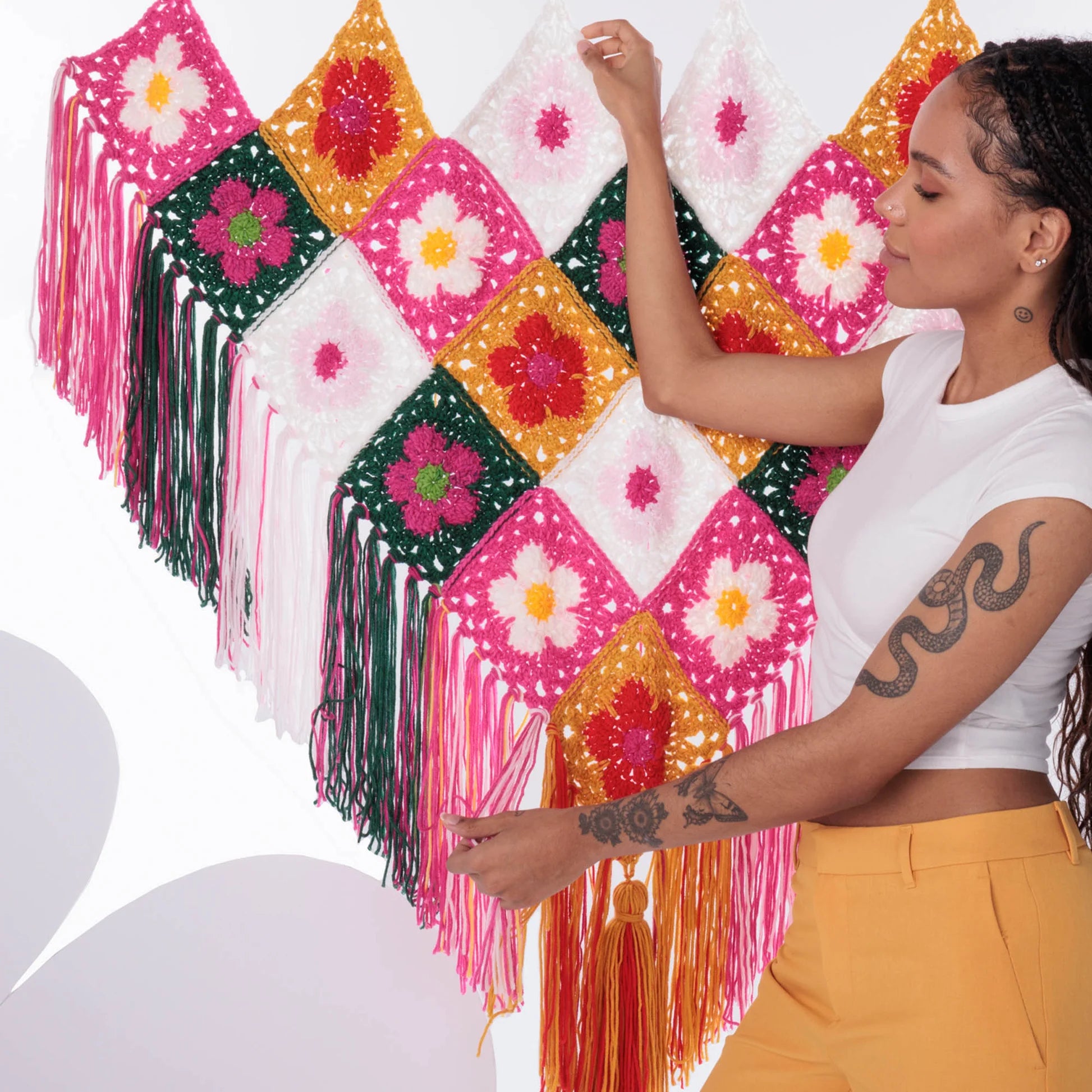 CROCHET PATTERN DOWNLOAD - Free Red Heart Flower Power Crochet Wall Hanging Pattern