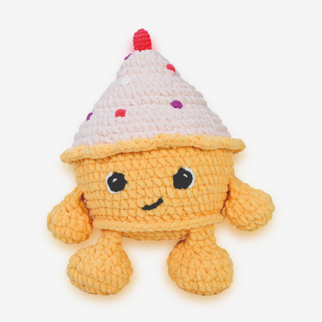 Knitty Critters - Fabulous Baker Gang - Amigurumi Crochet Kit - Cupcake