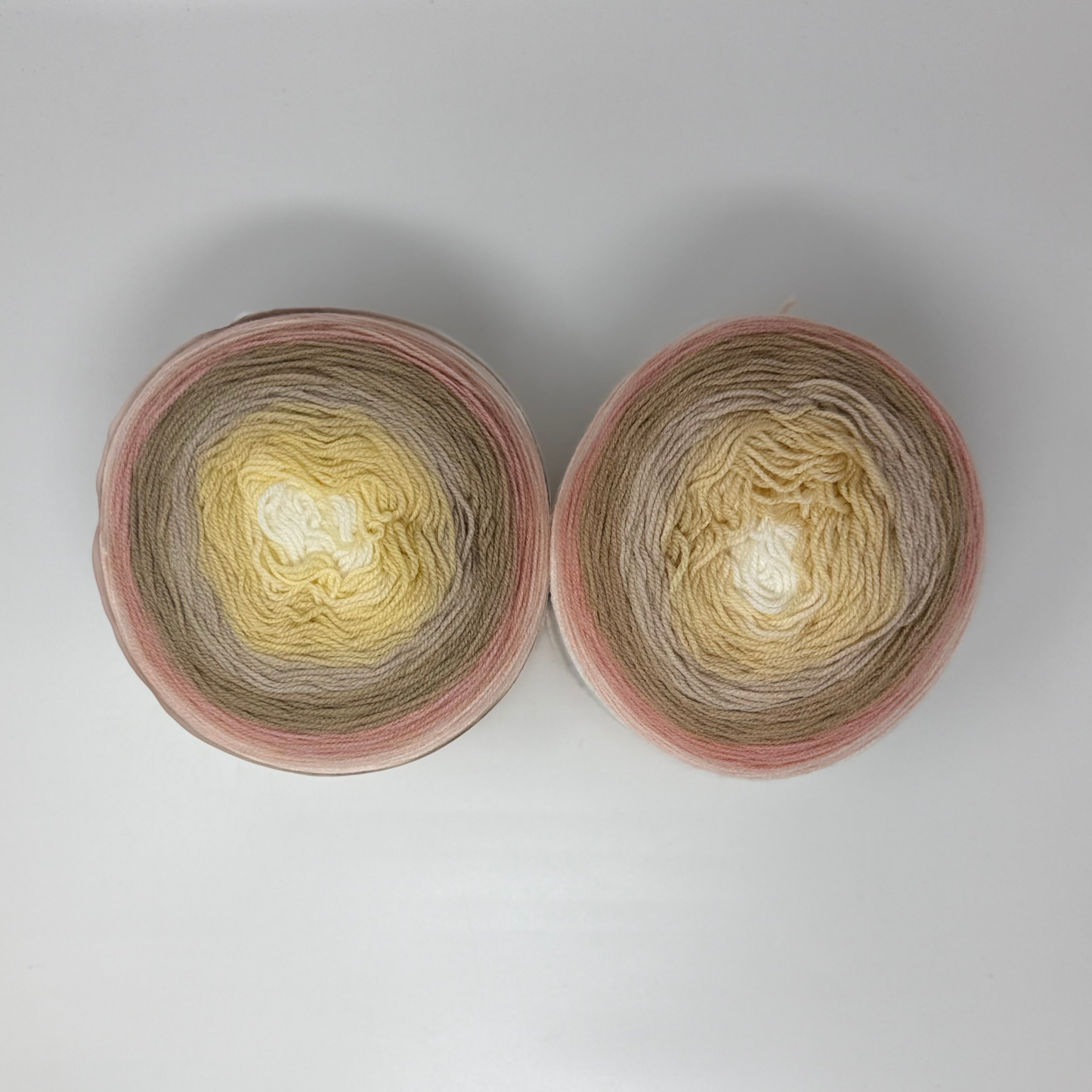 Pack of 2 - Yarn Outlet Cake Yarn | 300g | 100% Acrylic
