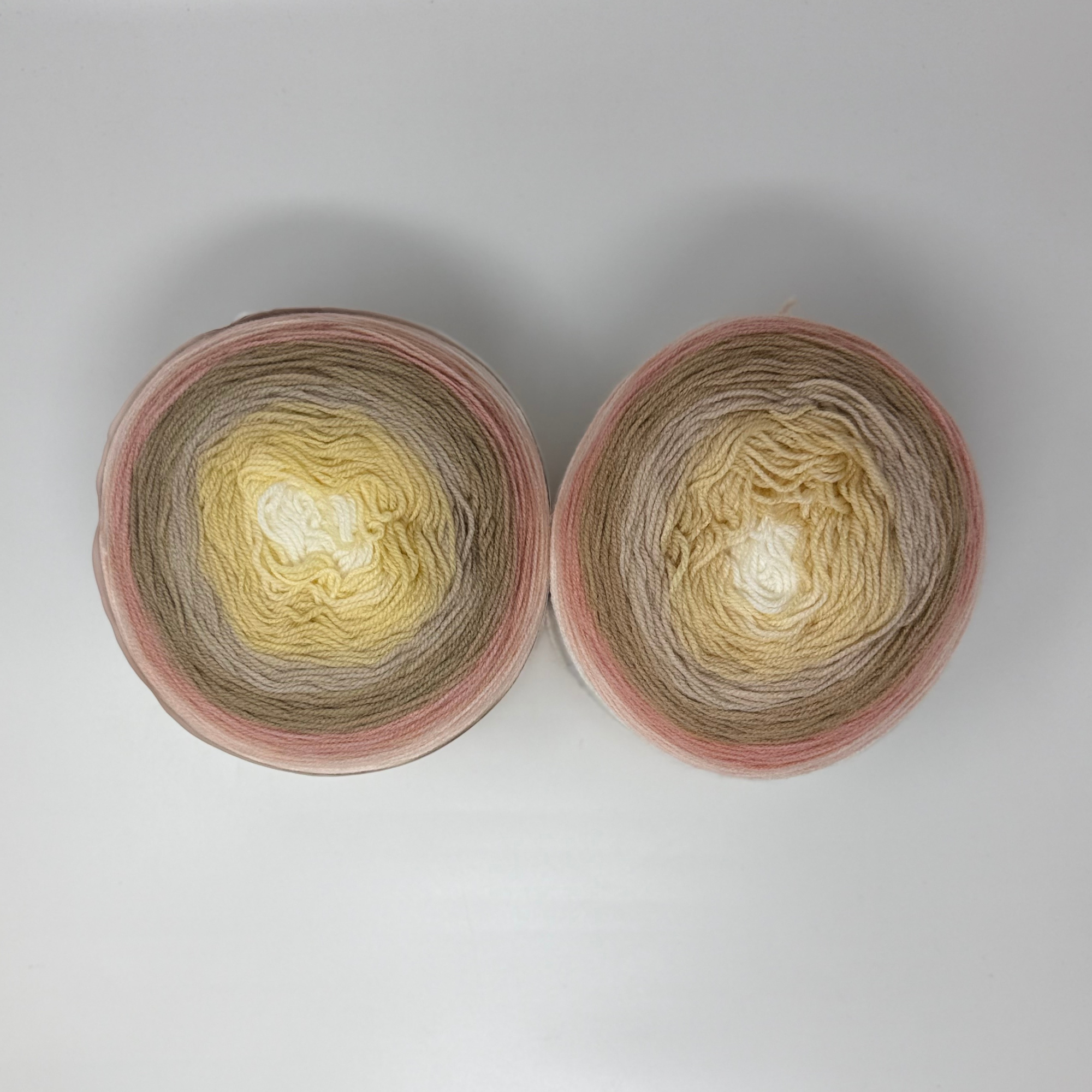 Pack of 2 - Yarn Outlet Cake Yarn | 300g | 100% Acrylic