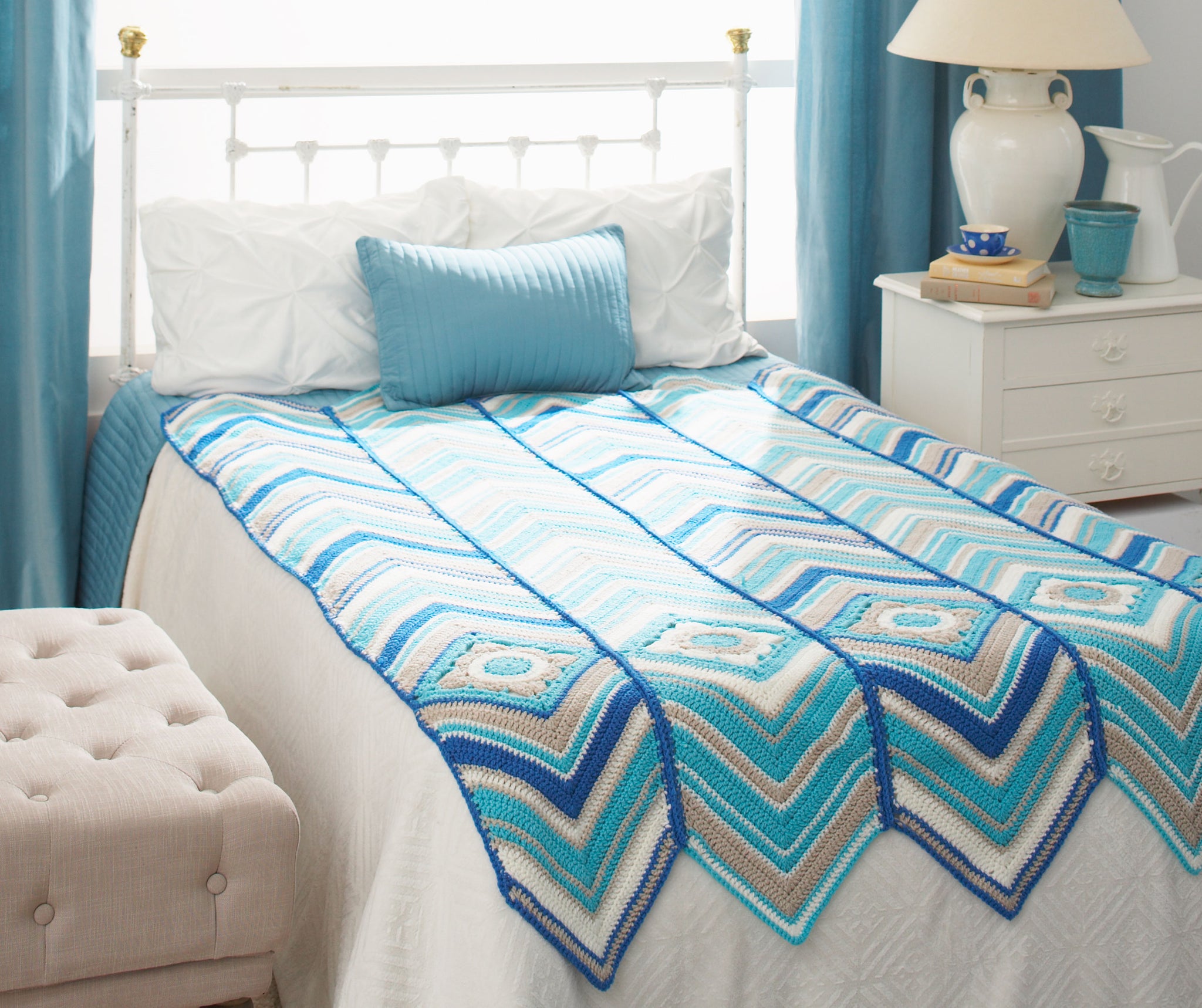 CROCHET PATTERN - Granny with Radiant Stripes