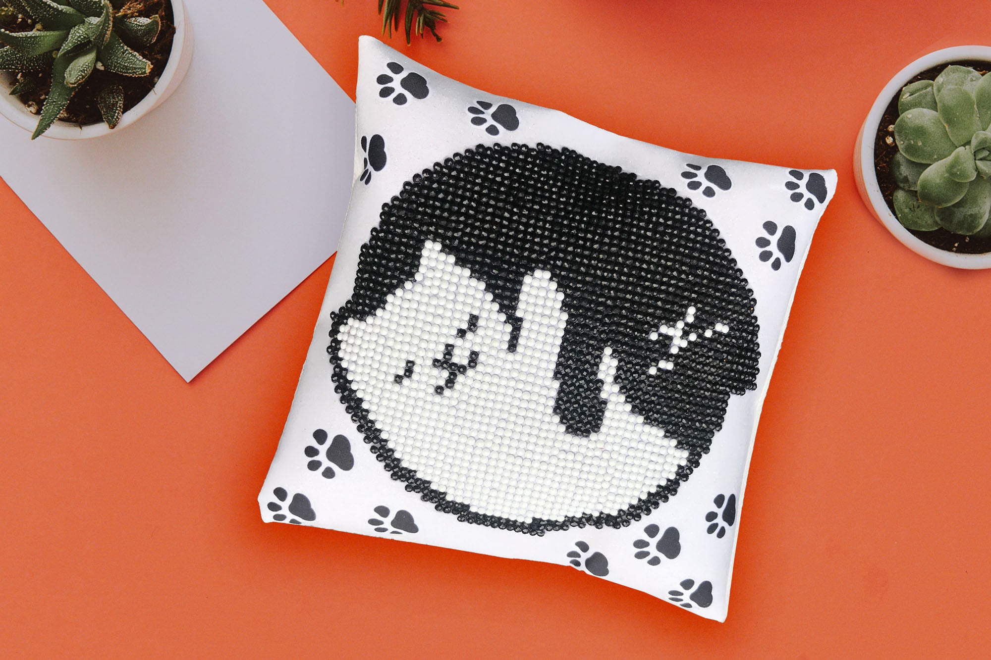 Diamond Painting Kit: Cushion: Kitty Glow