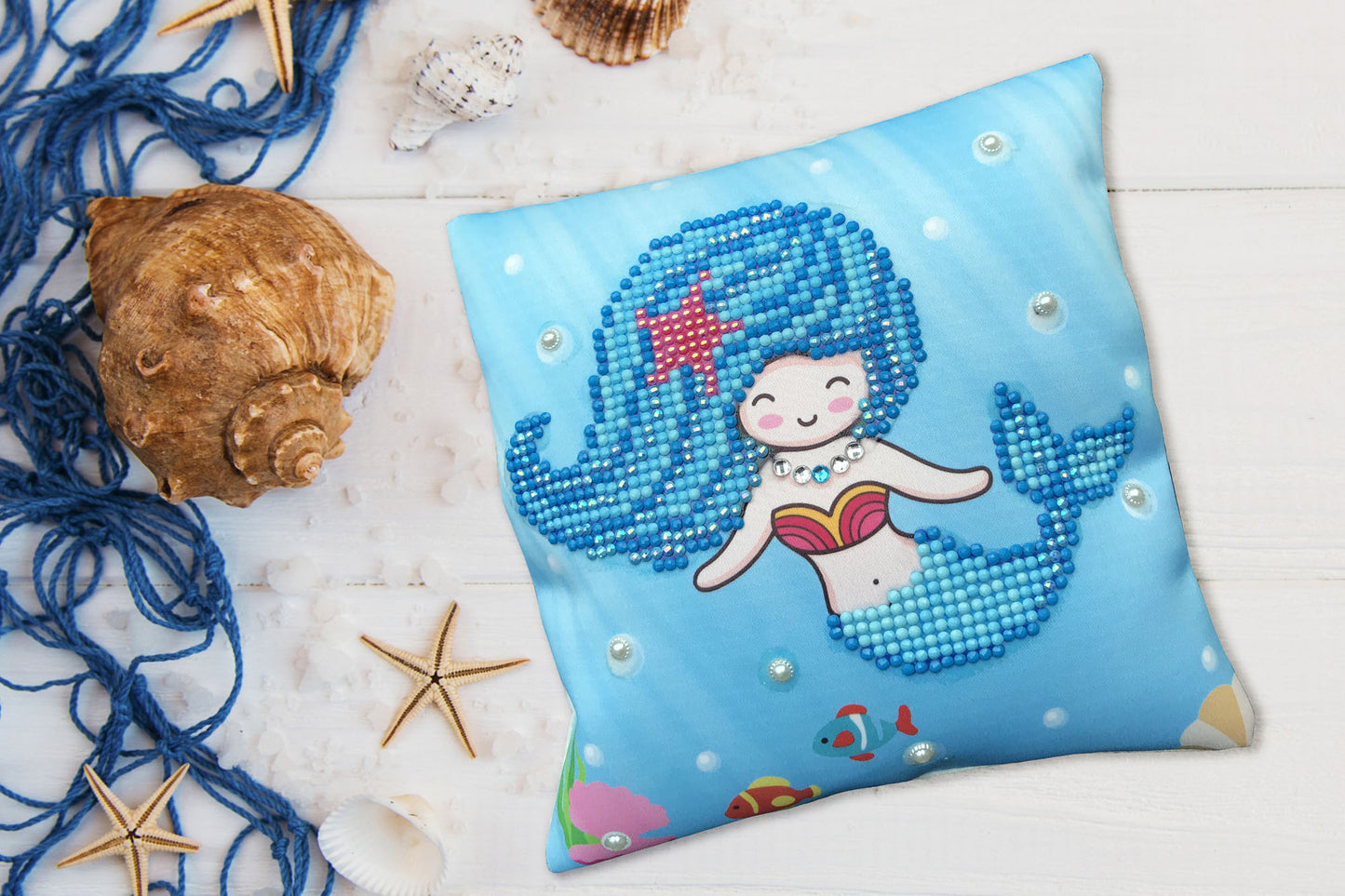 Diamond Painting Kit: Cushion: Pearl Swimmer
