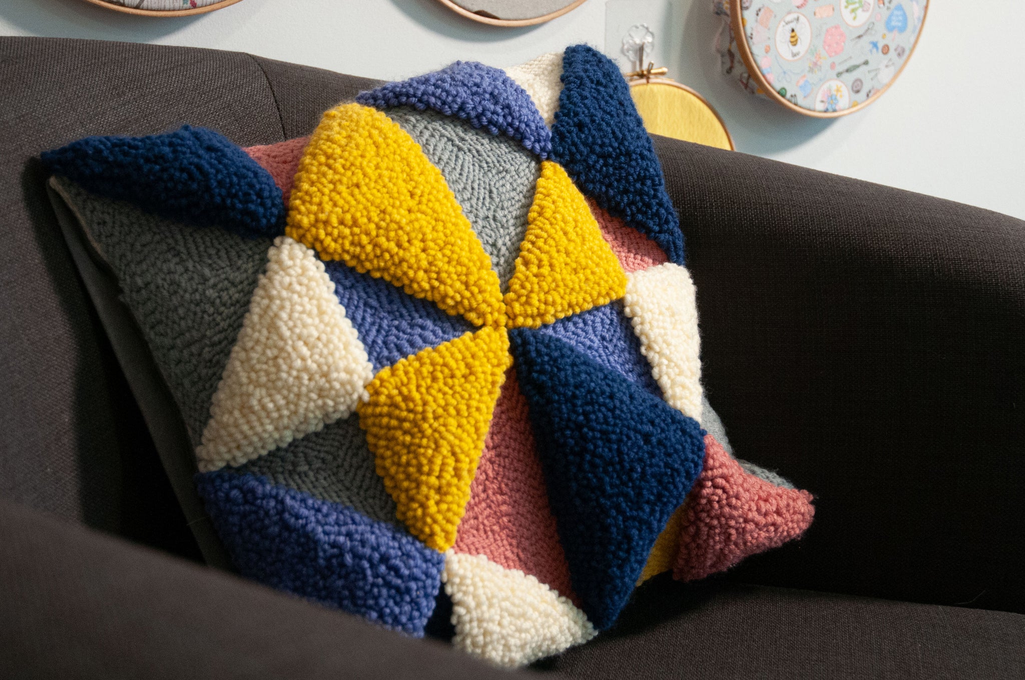 Punch Needle Kit: Cushion: Geo