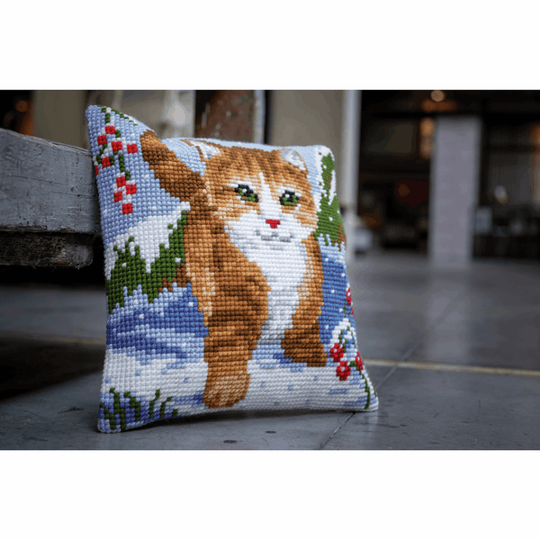 Vervaco Cushion Cross Stitch Kit Cat In The Snow PN-0166625