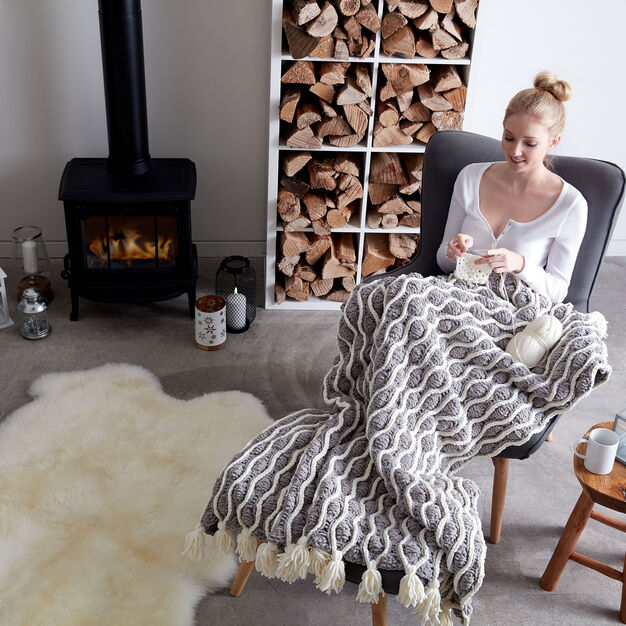KNITTING PATTERN DOWNLOAD - Trellis & Tassles Knit Afghan