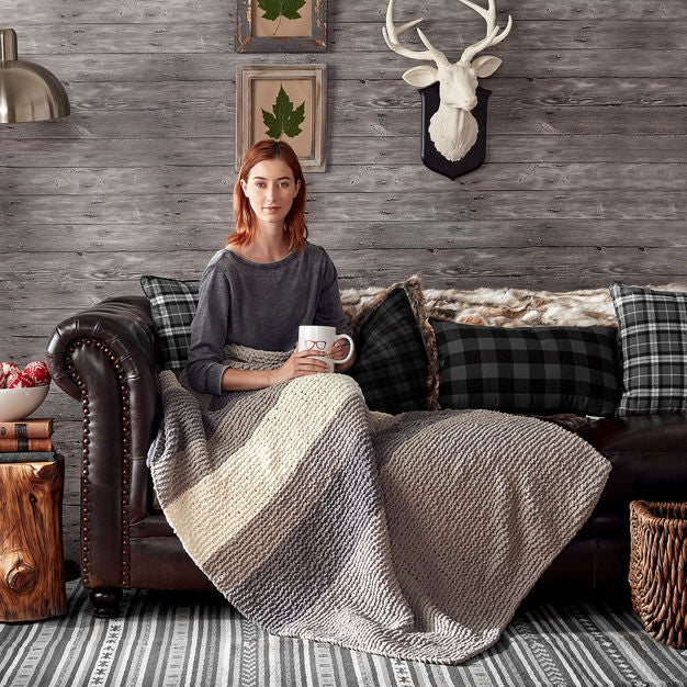 KNITTING PATTERN DOWNLOAD - Bernat Hiberknit Knit Blanket